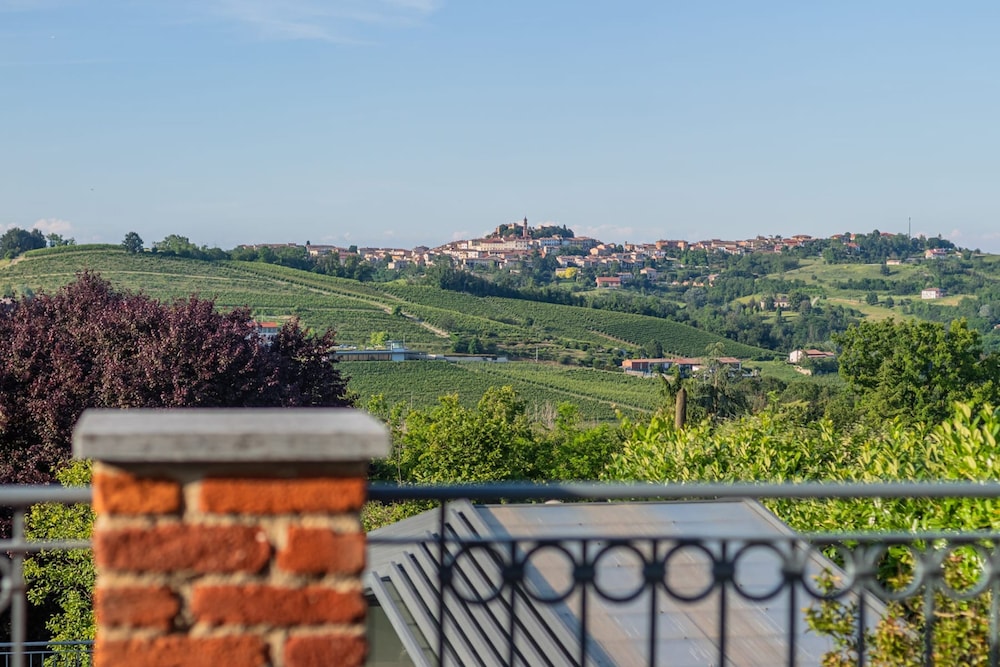 Antico Casale Vignale Stunning View and Pool, Billede 43
