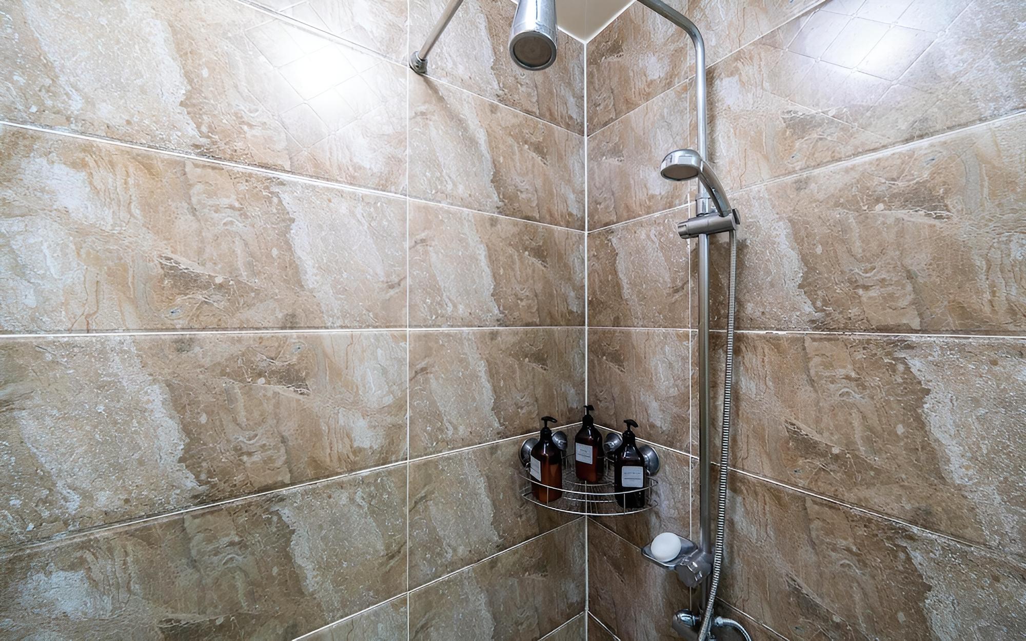 Room (Standard (Free Breakfast Netflix Avai) - Photo 7