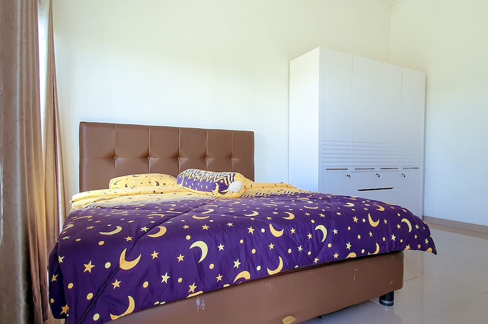 Villa, 5 Bedrooms - Photo 1