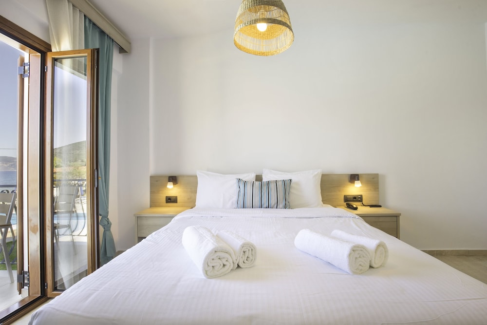 Twin or double STANDARD room with Mountain view photo 2