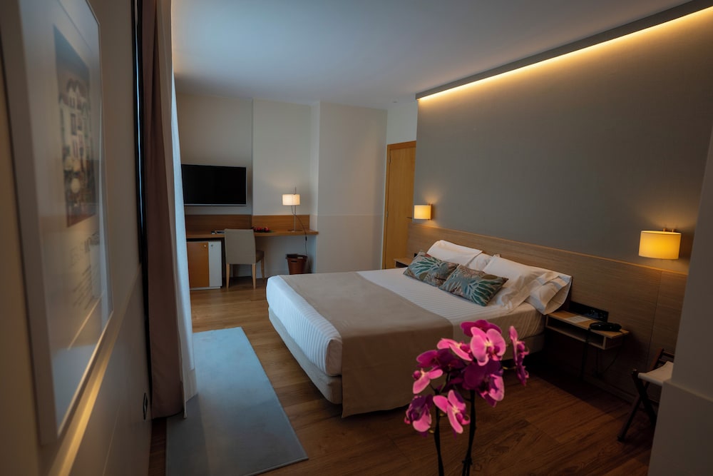 Double Room - Photo 3