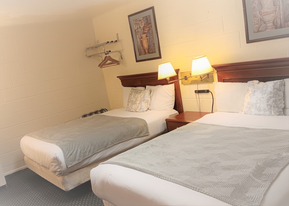 Deluxe Room, 2 Queen Beds, Non Smoking photo 1