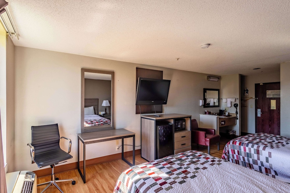 Standard Room, 2 Double Beds, Non Smoking - Photo 3