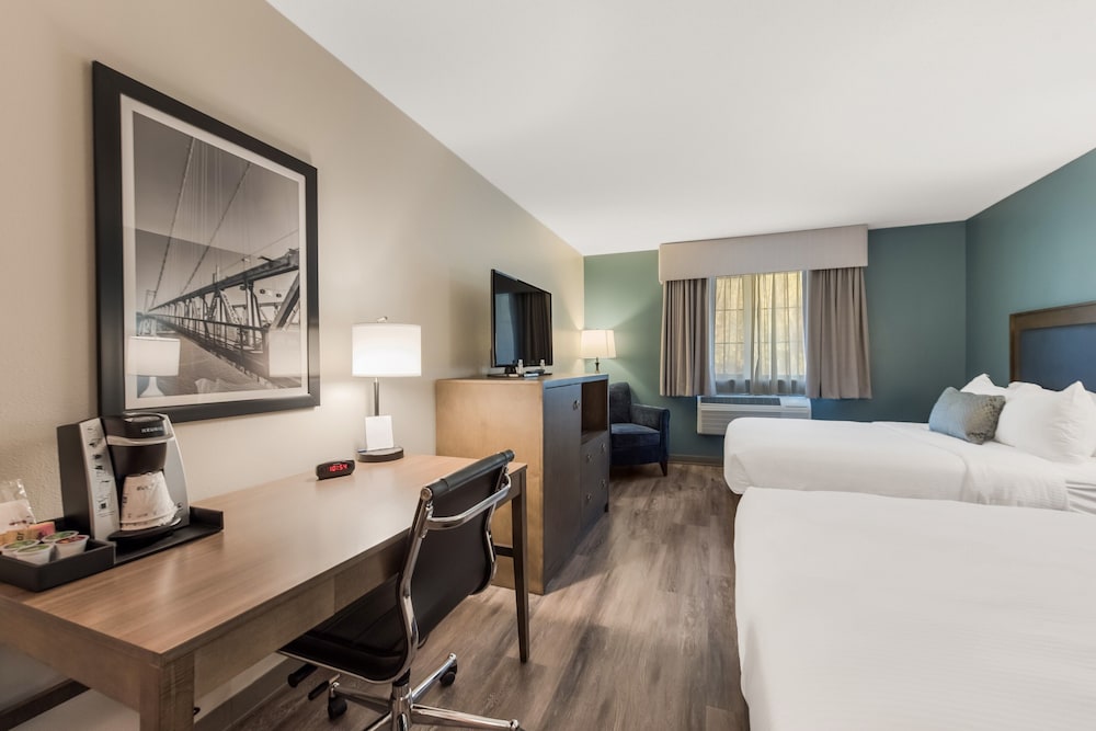Standard Room, 2 Queen Beds, Non Smoking, Refrigerator