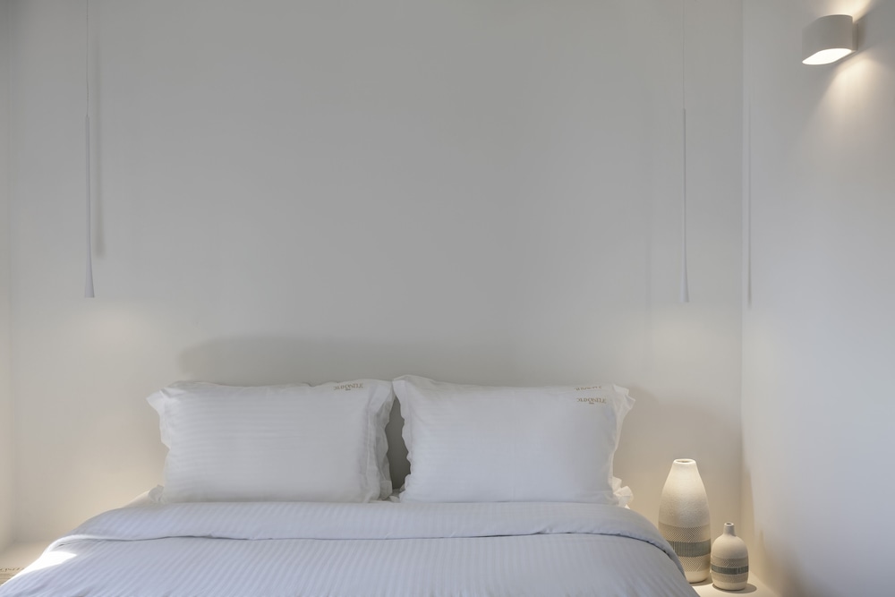 Master Suite Sea View with Heated Pool - Photo 1