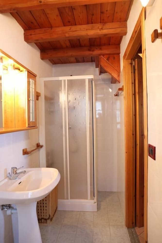 Family Quadruple Room, 2 Bedrooms, 2 Bathrooms, Mountainside photo 2