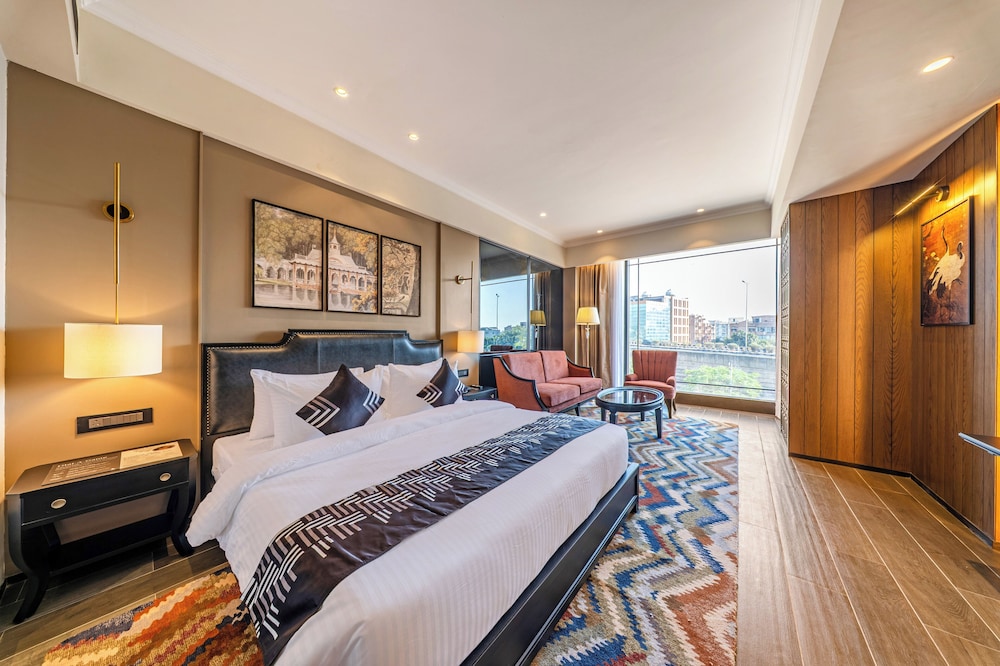 Premium Room with Lounge Area