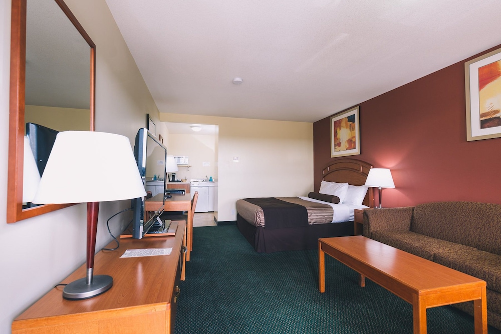 Deluxe Room, 1 Queen Bed, Kitchenette photo 1
