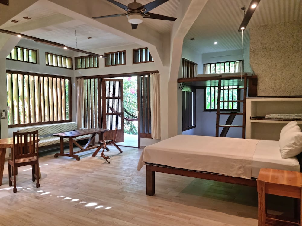 Design Studio, 1 King Bed