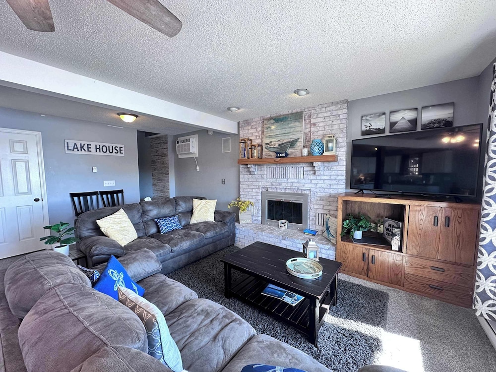 House, Multiple Beds, Patio (Dockside Dream)