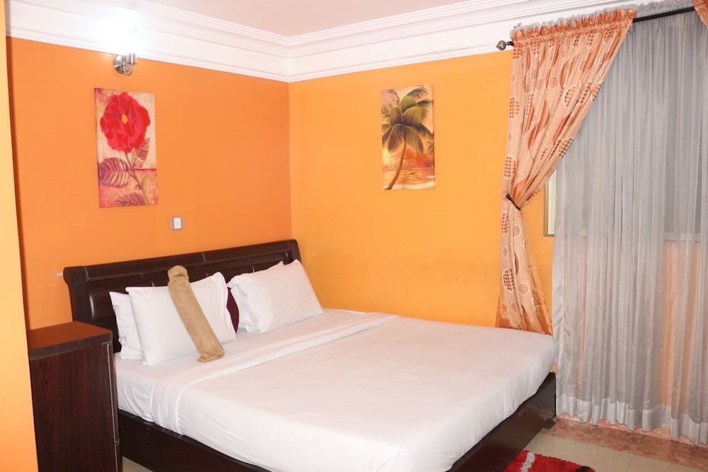 Basic Room, 1 Double Bed, Non Smoking photo 2