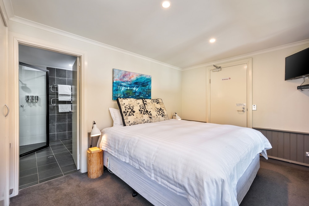 Panoramic Double Room, 1 Queen Bed, Mountain View, Mountainside photo 3