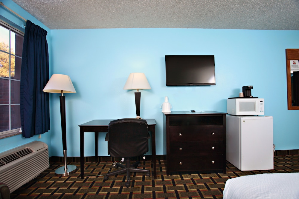 Luxury 1 King Bed Non-Smoking photo 2