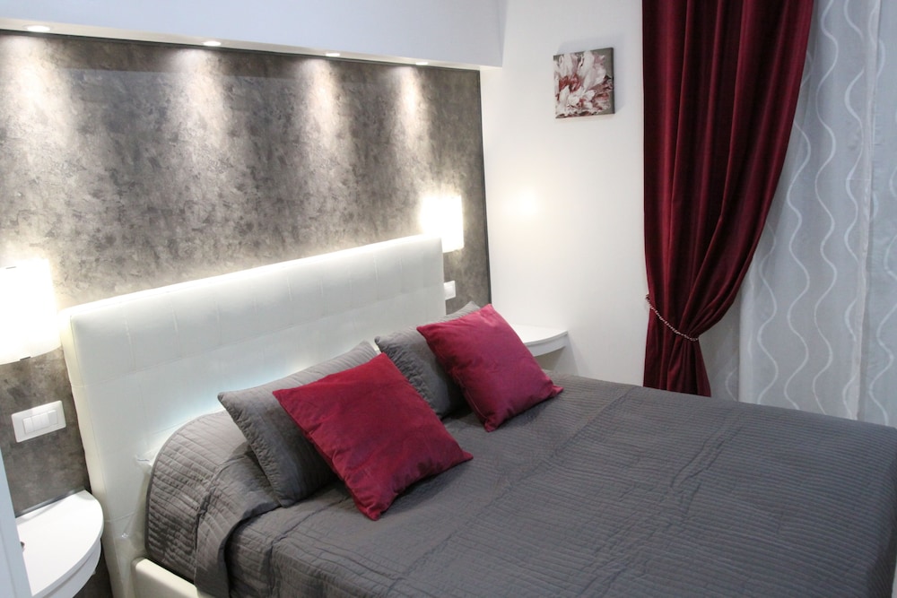 Double Room (Grigia)