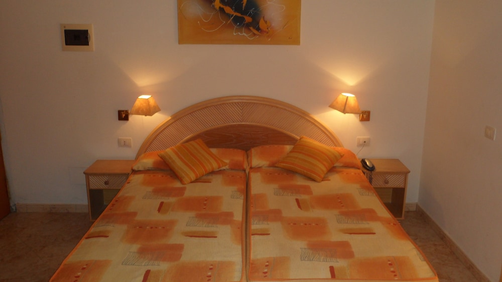 Standard Twin Room photo 1
