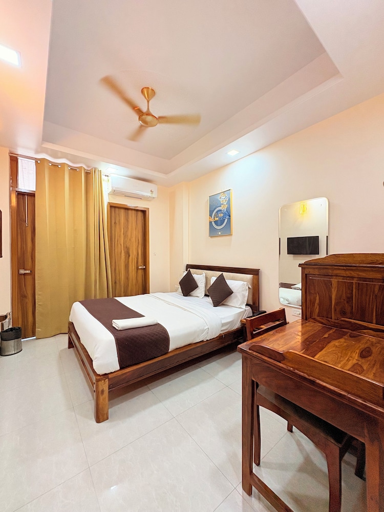 Deluxe Double Room, City View