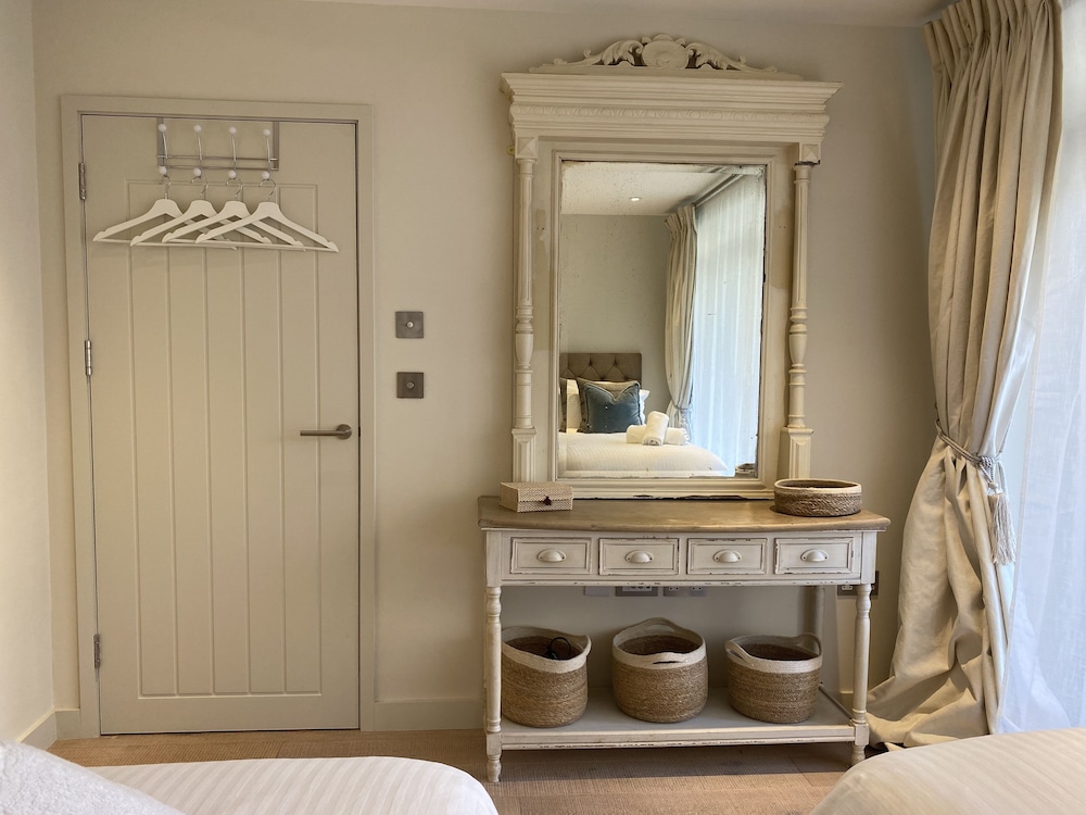 Classic House, Ensuite - Photo 11