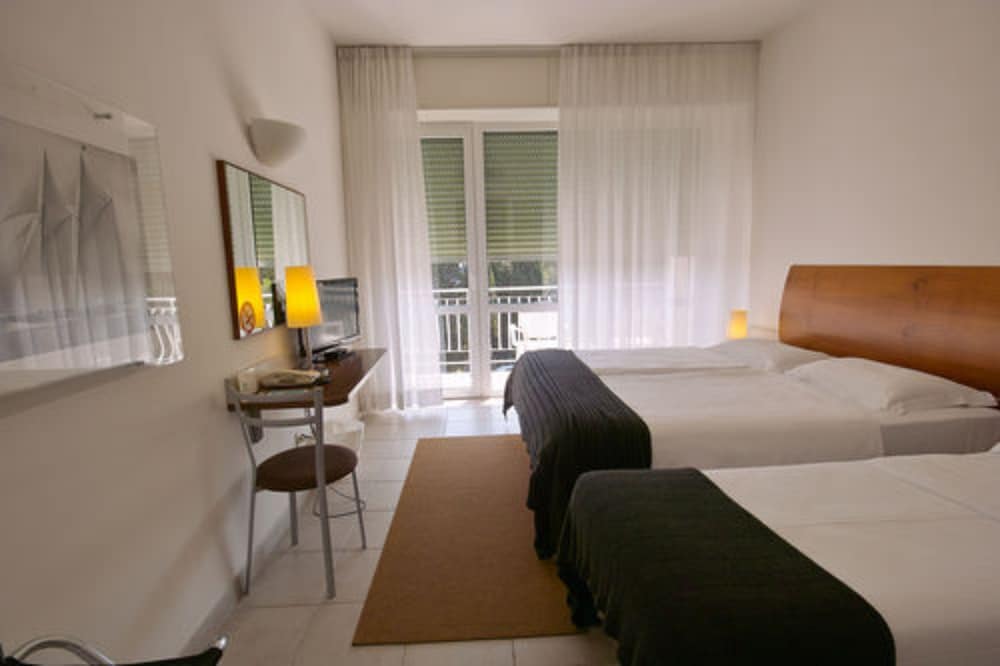 Triple Room, Balcony, Partial Sea View (frontal) photo 3