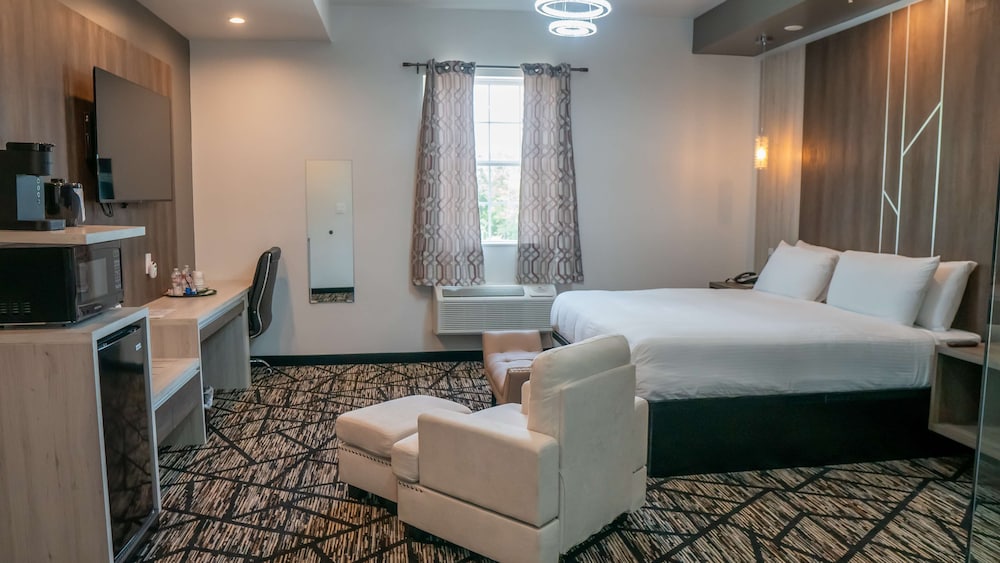 Suite, 1 King Bed, Non Smoking