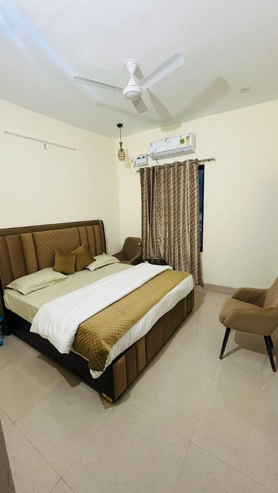 Deluxe Double Room, City View photo 2