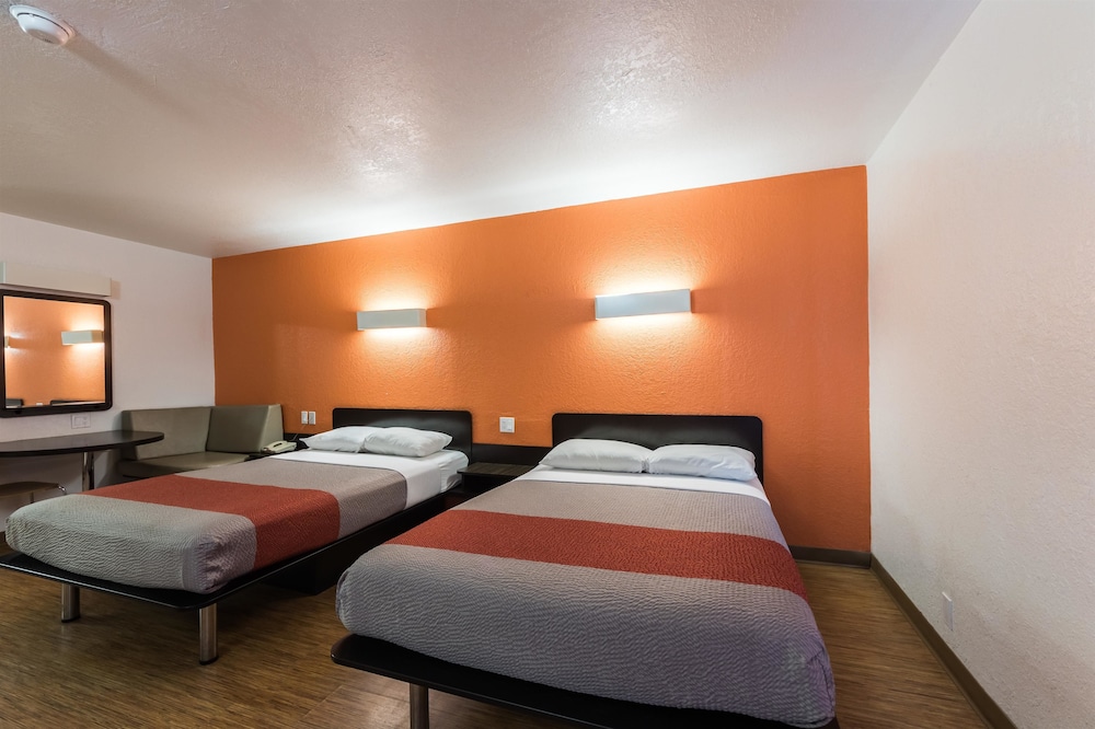 Standard Room, 2 Double Beds, Non Smoking - Photo 2
