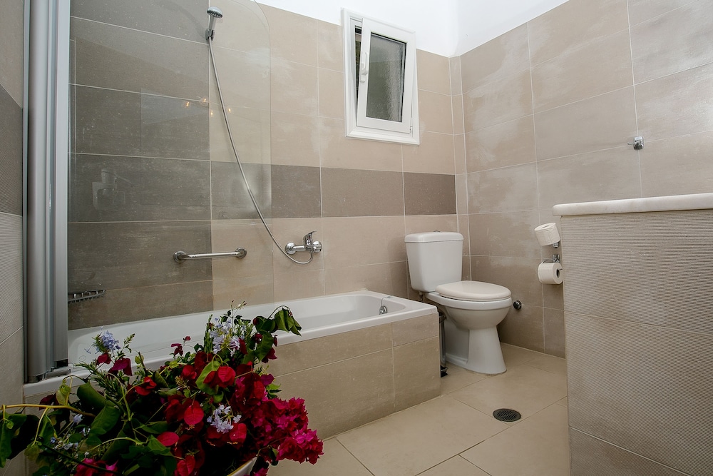 Family Room, Sea View - Photo 4