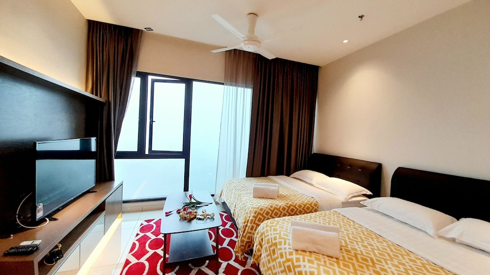 Deluxe Family King Suite - Photo 2