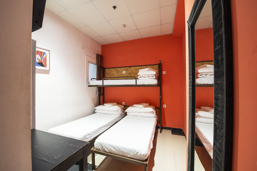 Triple Room (Single Over Double Ensuite)