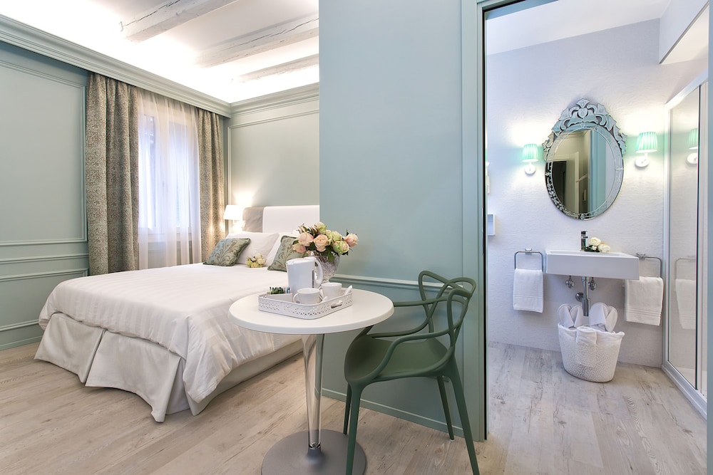 Deluxe Double or Twin Room photo 1