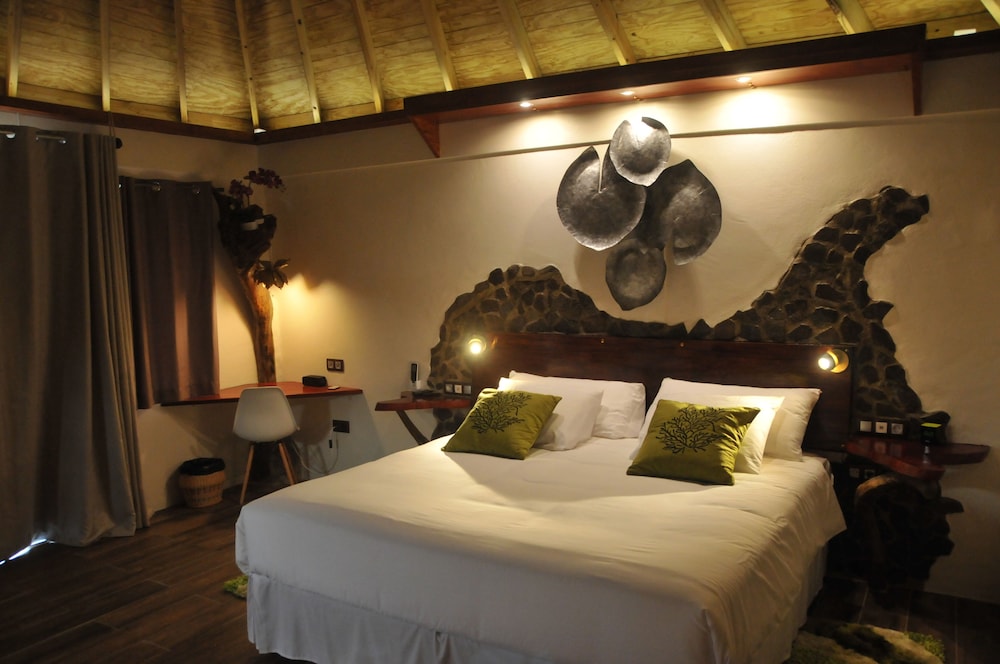 Luxury Triple Room, Bathtub