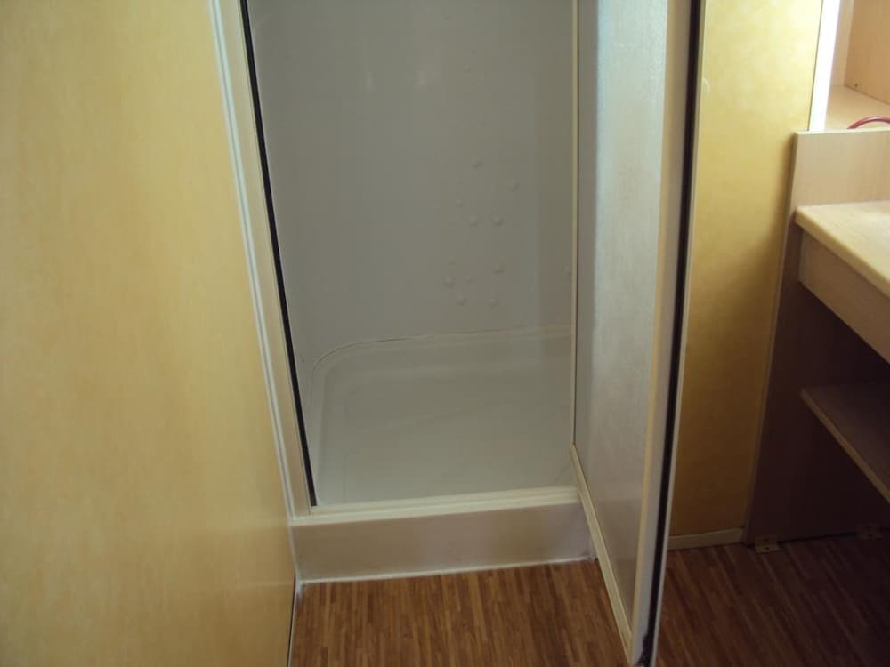Mobile Home, 2 Bedrooms - Photo 5