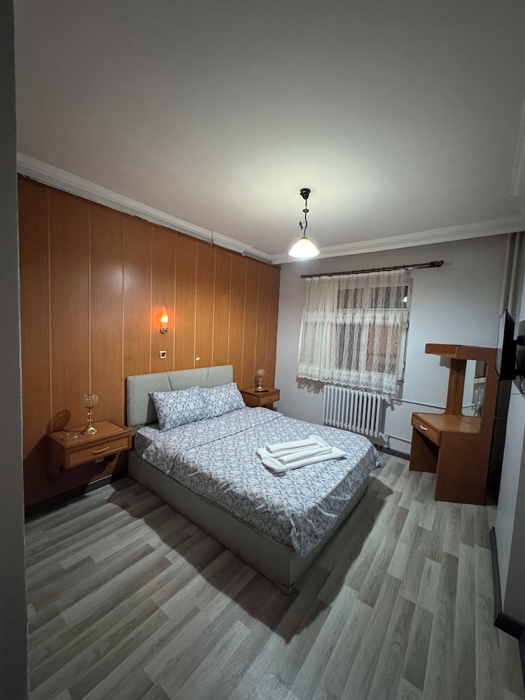 Comfort Room, Balcony, Park View