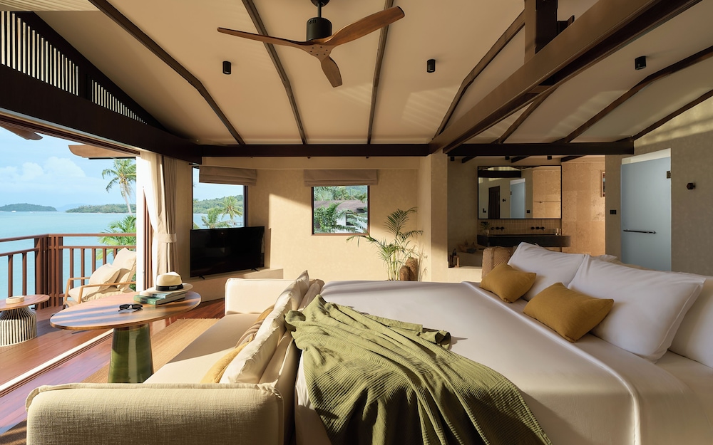 Grand Villa, 4 Bedrooms, Private Pool, Beachfront (Lux) photo 3