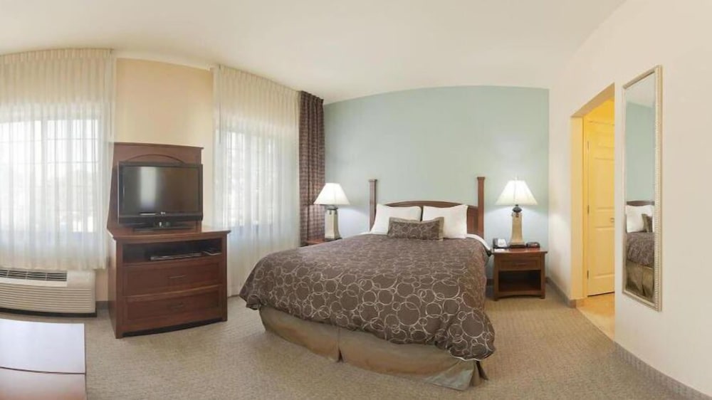 Room, 1 Queen Bed, Accessible, Kitchen (Communications, Mobility) - Photo 7