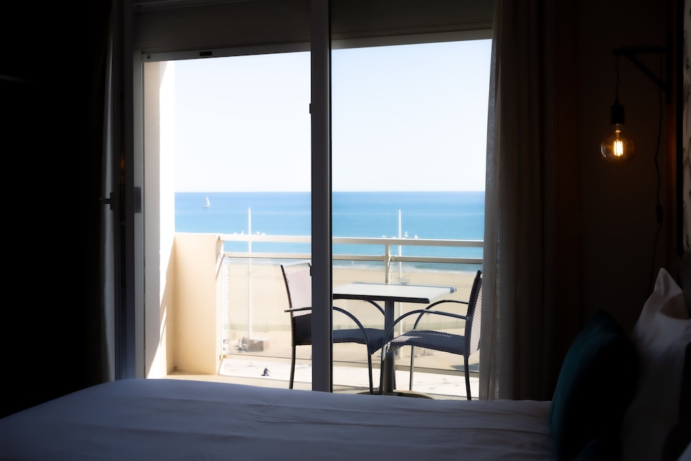 Standard Double or Twin Room, Sea View (Loggia) - Photo 1