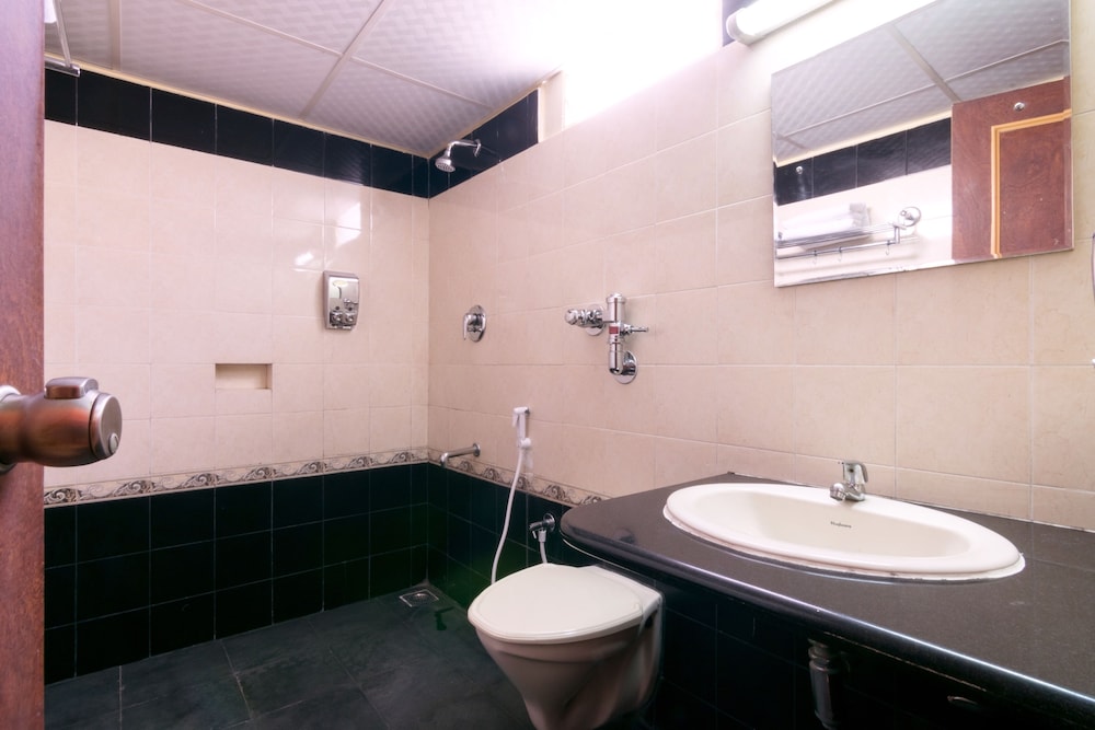 Deluxe Double Room, 1 Bedroom, Non Smoking, City View photo 2