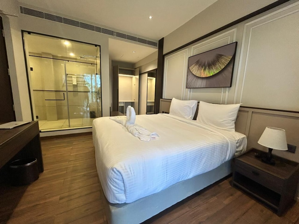 Panoramic Room