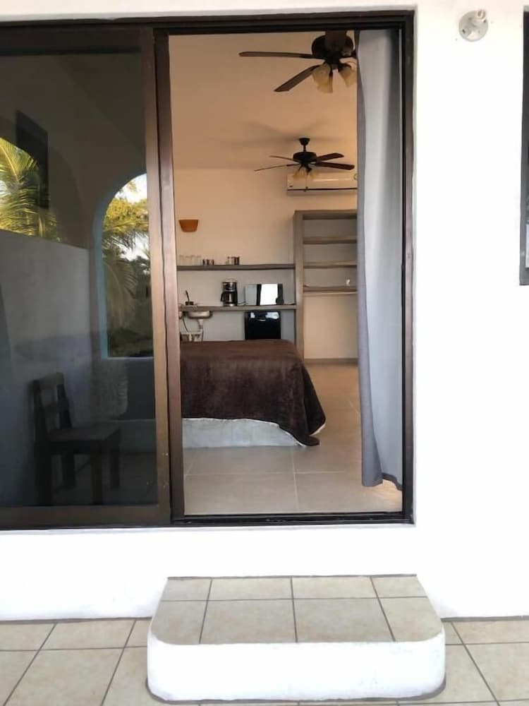 Classic Studio Suite, Balcony, Ocean View photo 2
