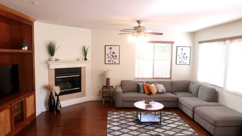 Family House photo 2