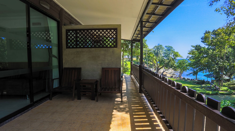 Garden-view Suite with Terrace including roundtrip shuttle boats - Photo 16