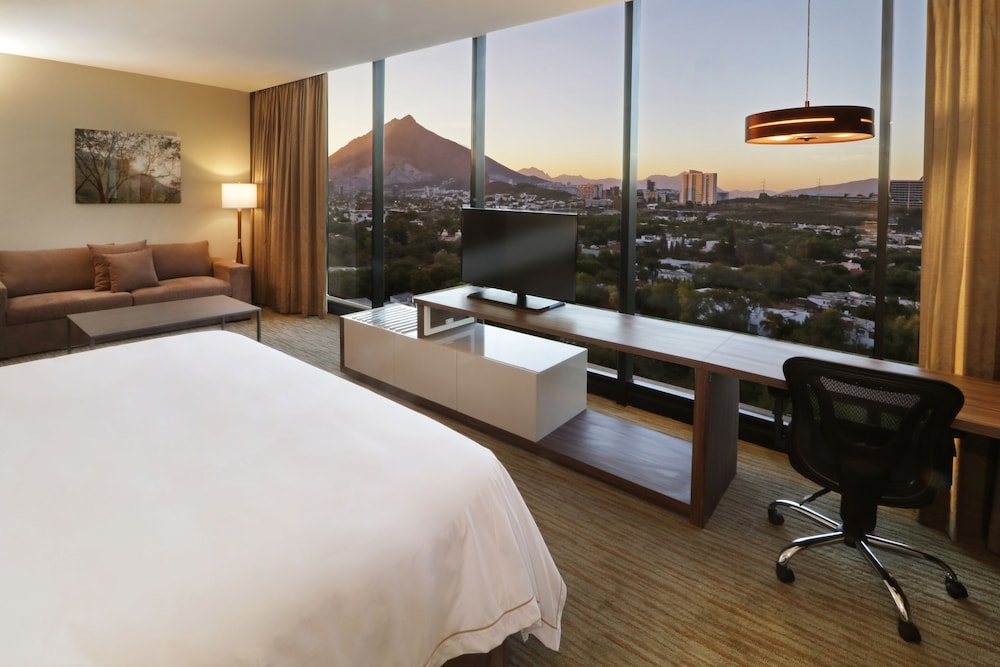 Suite, 1 King Bed with Sofa bed