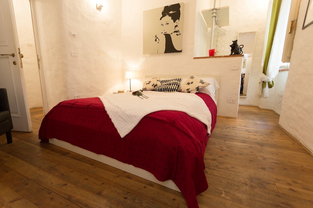Basic Double Room, 1 Bedroom, Non Smoking, Private Bathroom photo 1