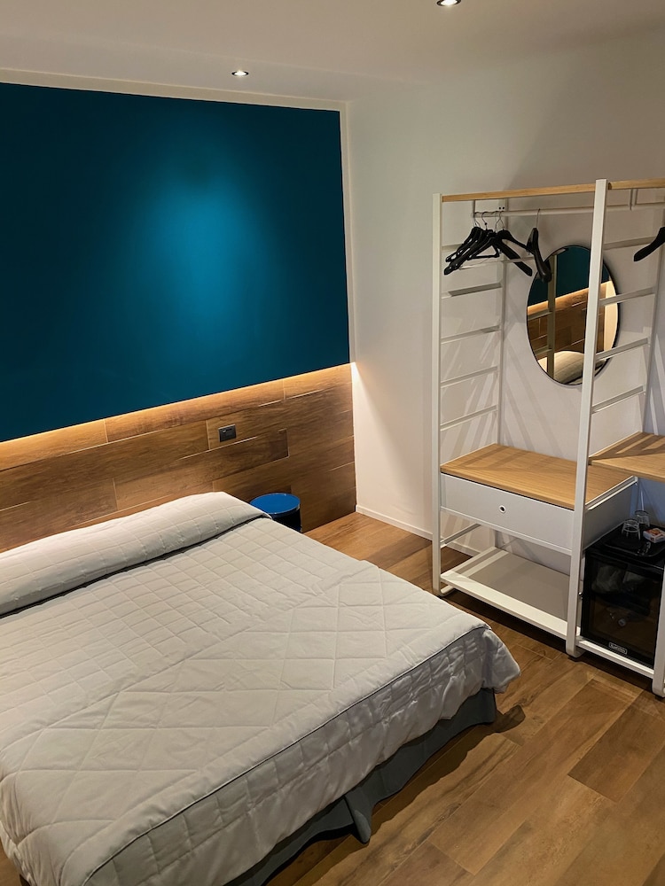 Double Room - Photo 2