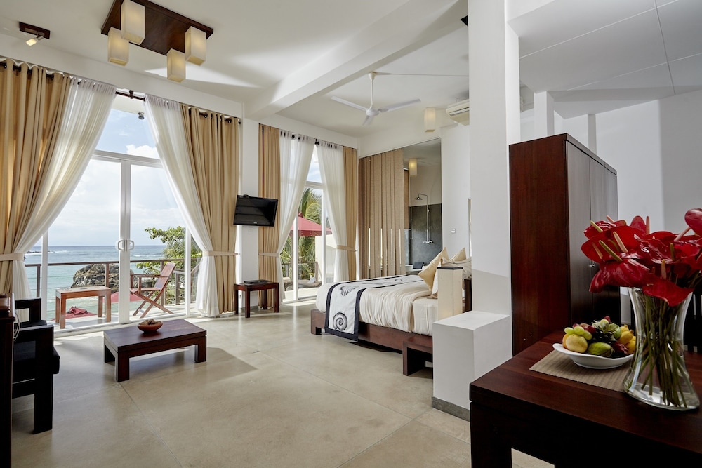 Cape Suite photo 2