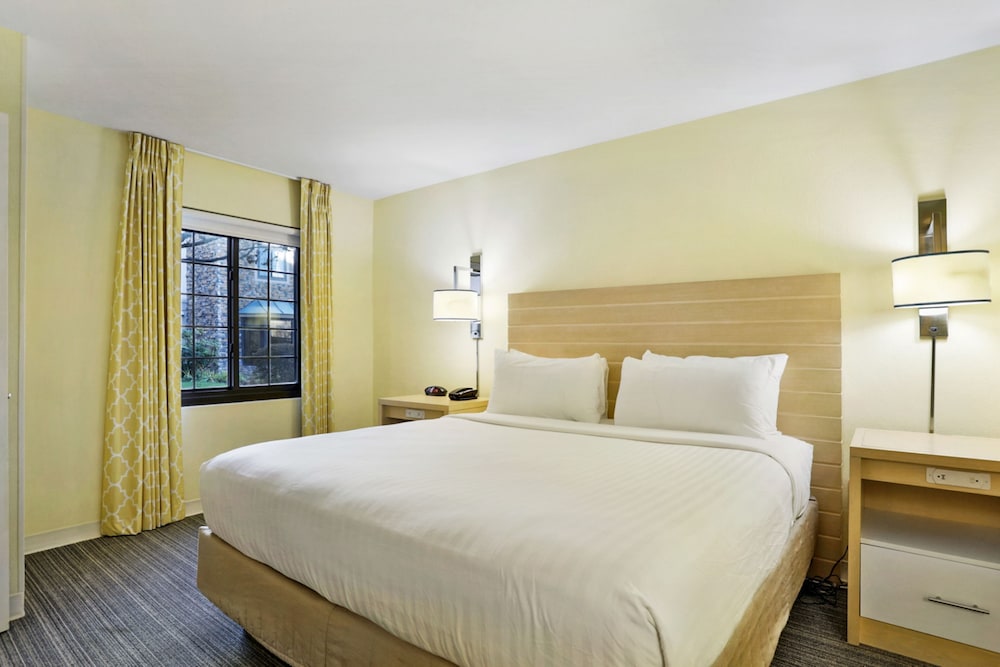 Suite, 2 Bedrooms, Kitchen (with Two King Beds) - Photo 1