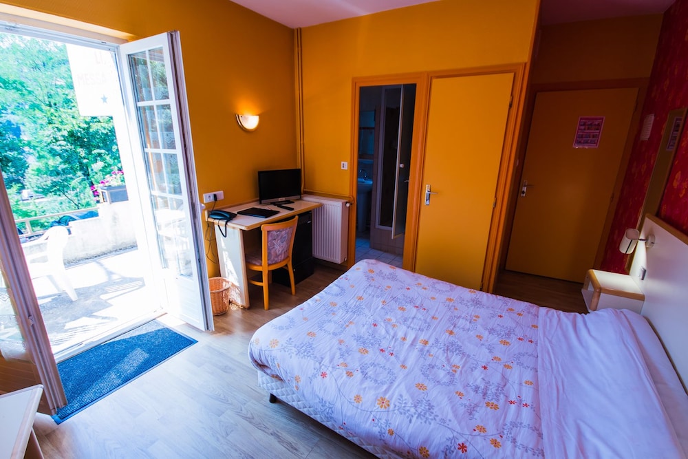 Standard Double Room - Photo 2