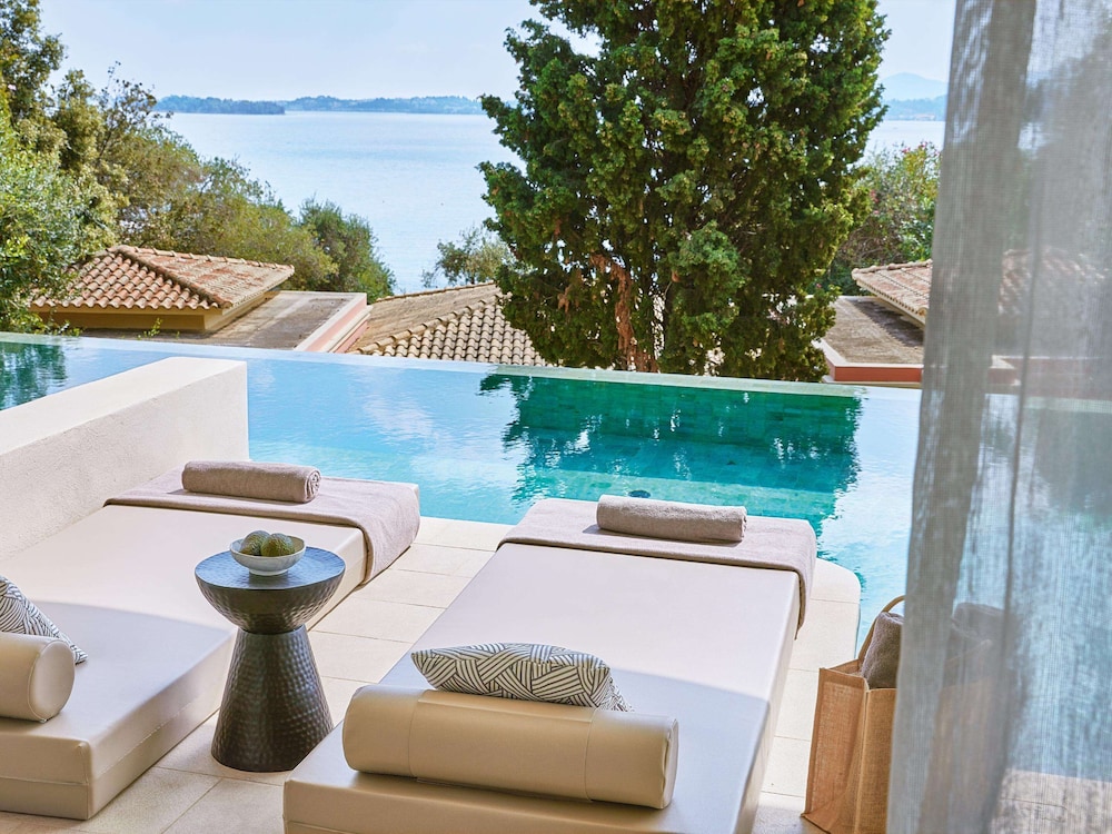 Swim Up Junior Bungalow Suite - Photo 3
