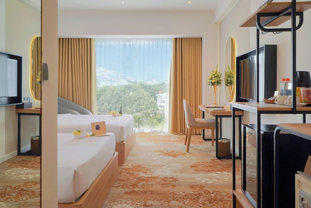 Premium Triple Room, City View photo 2