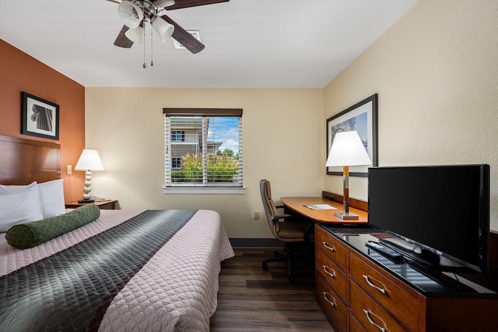 Room, 1 King Bed, Accessible photo 3
