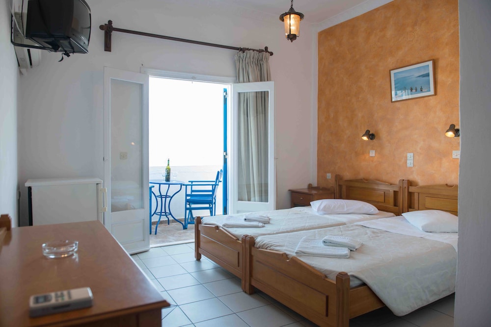 Standard Double Room - Photo 2